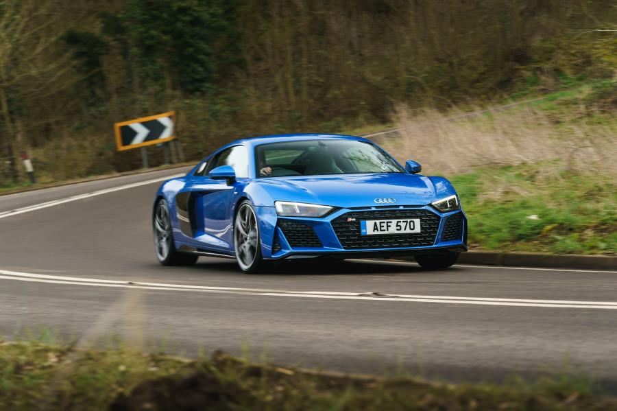  Audi R8 V10 2019 года  (UK) (фото 30 из 79)